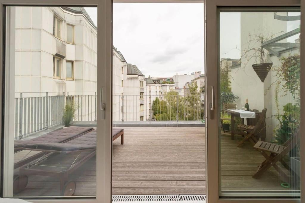 Amazing Terrace, Close To Viennas Biggest Shopping Street